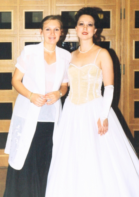          Mirjam Helin   (, 2004 .)