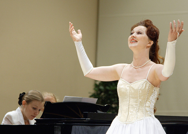      Mirjam Helin   (, 2004 .)